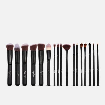 Makeup Pouch With 17 Brushes - Black
