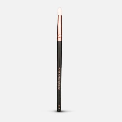 Precision Crease Brush - E112