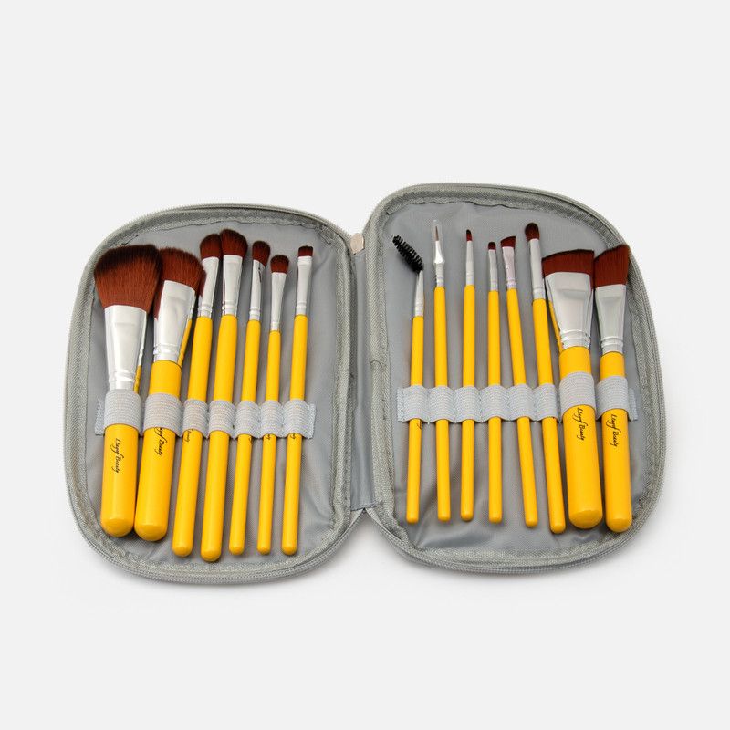 Makeup Pouch With 15 Brushes - Silver